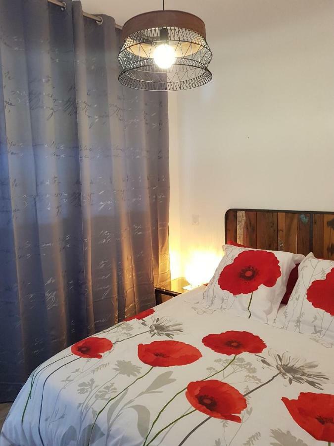 Gite Les Coquelicots Ledenon Exterior photo